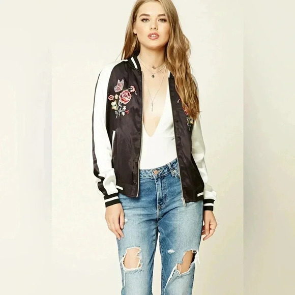 Forever 21 Jackets & Blazers - Forever 21 Floral Satin Souvenir Jacket